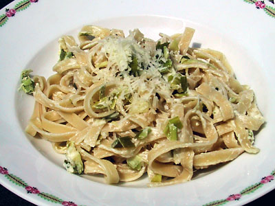 Fettuccine mit Lauch und Crème fraîche