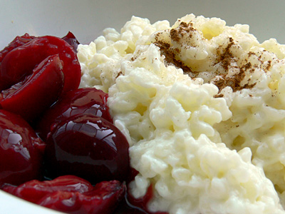 Reisbrei mit Kirschkompott