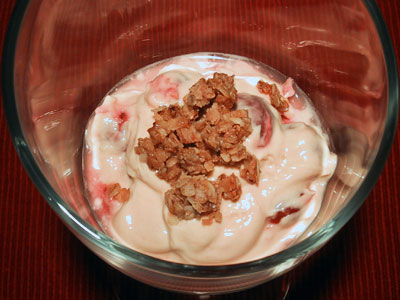 Sanddornquark mit Knusperflocken